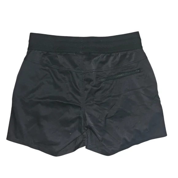The North Face Women's Black Shorts Sz M - Picture 2 of 5